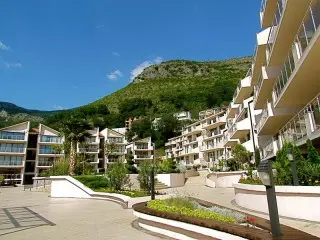 Blue Horizon Apartments