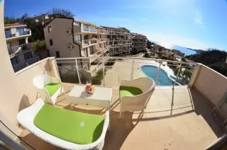 Blue Horizon Apartments