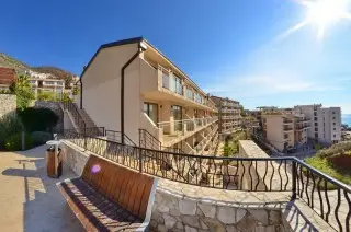 Blue Horizon Apartments