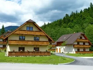 Pinus Apartments