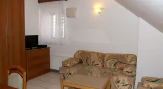 Pensionat  Palac & Pokoje i Apartamenty Prywatne