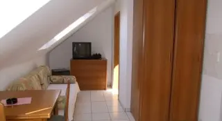 Pensionat  Palac & Pokoje i Apartamenty Prywatne