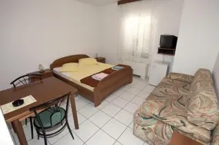 Pensionat  Palac & Pokoje i Apartamenty Prywatne