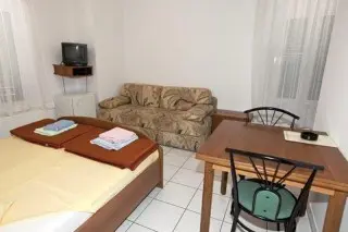 Pensionat  Palac & Pokoje i Apartamenty Prywatne