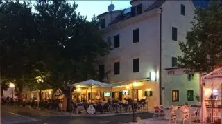 Pensionat  Palac & Pokoje i Apartamenty Prywatne