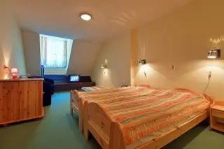 Hotel Junior