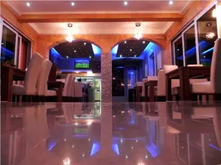 Apartmani & Pansion Holiday
