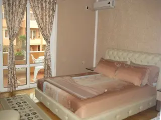 Apartmani & Pansion Holiday