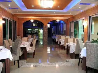 Apartmani & Pansion Holiday