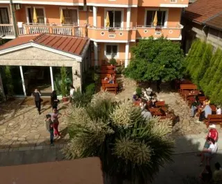 Apartmani & Pansion Holiday