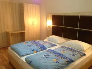 Apartmani & Pansion Holiday