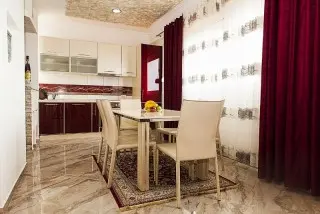 Apartmani Villa Ani - basen w cenie !