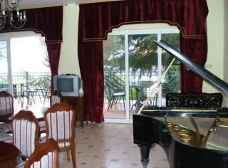 Hotel Ema