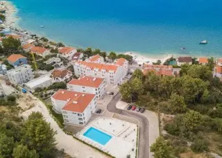  Malo More Resort