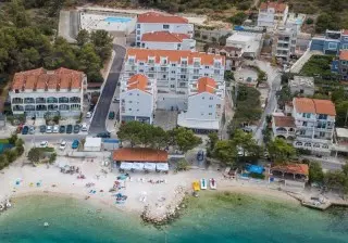  Malo More Resort