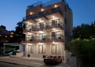 Hotel Twelve
