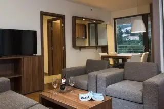 Apartmani & Villas Srebreno