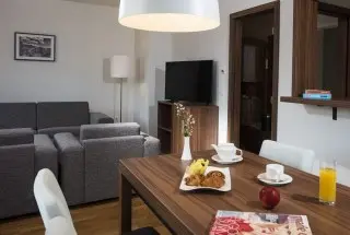 Apartmani & Villas Srebreno