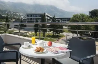 Apartmani & Villas Srebreno