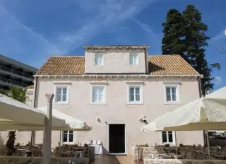 Apartmani & Villas Srebreno