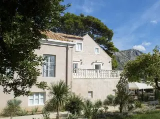 Apartmani & Villas Srebreno
