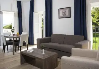 Apartmani & Villas Srebreno