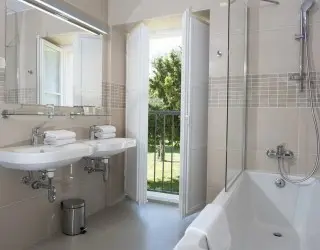 Apartmani & Villas Srebreno