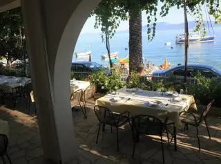 Pansion Franka opcja z wyżywieniem 