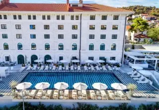  Hotel Brown Beach House & Spa 