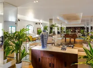  Hotel Brown Beach House & Spa 