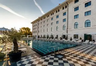  Hotel Brown Beach House & Spa 