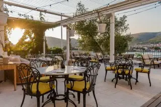  Hotel Brown Beach House & Spa 