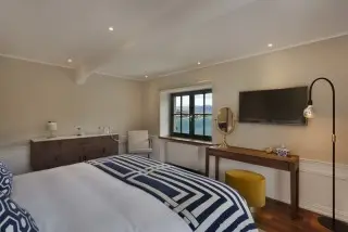  Hotel Brown Beach House & Spa 