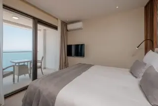 Ānanti Resort, Residences & Beach Club 