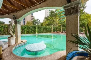 Gold Pearl Hotel