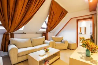 Gold Pearl Hotel