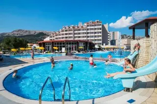 Corinthia-Baśka Sunny Hotel by Valamar
