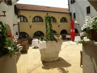 Hotel Kaśtel