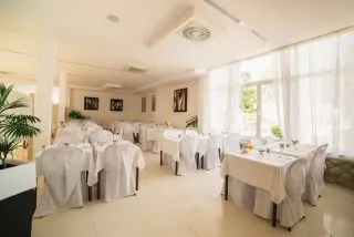 Hotel & Paviljoni Slaven