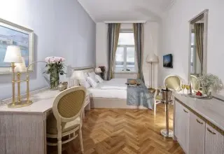 Hotel Kvarner Palace