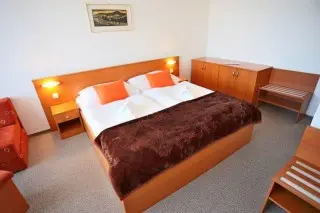 Hotel Uran