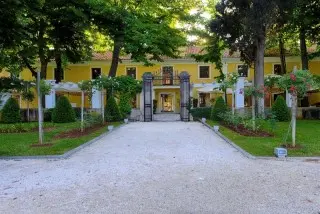 Hotel Adriana