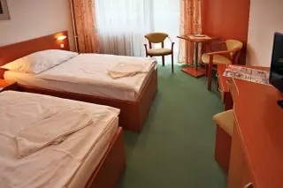 Hotel Hutnik II