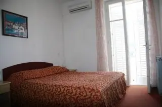 Hotel Sumratin