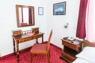Hotel Sumratin