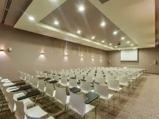 Palmon Bay Hotel & Spa