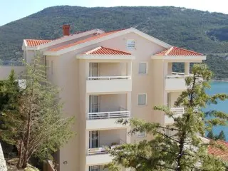 Hotel & Apartments  Agava