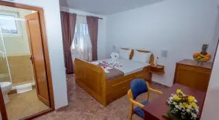 Hotel Pharos