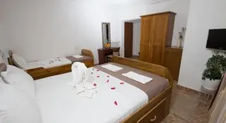 Hotel Pharos