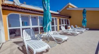 Hotel Pharos